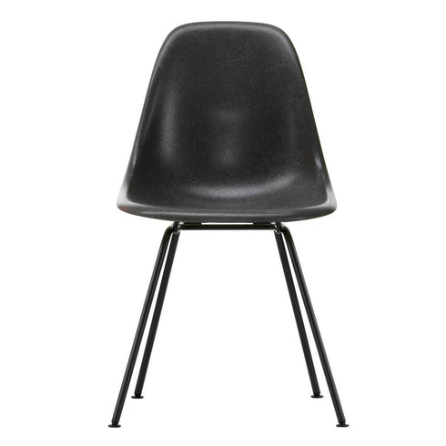 Cadeira Eames em Fibra de Vidro DSX / Base Preta